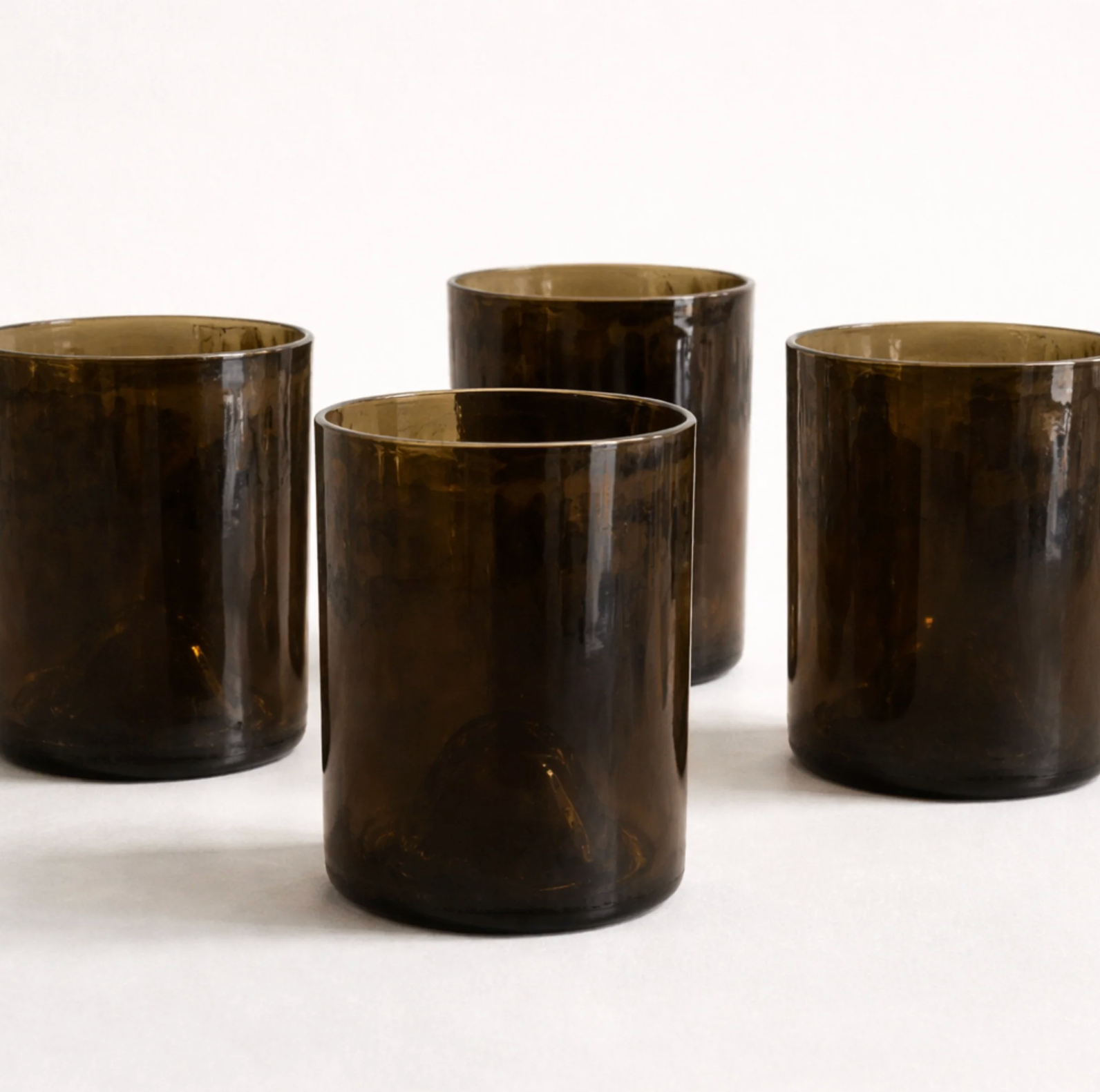 Vasos hechos con vinitos
